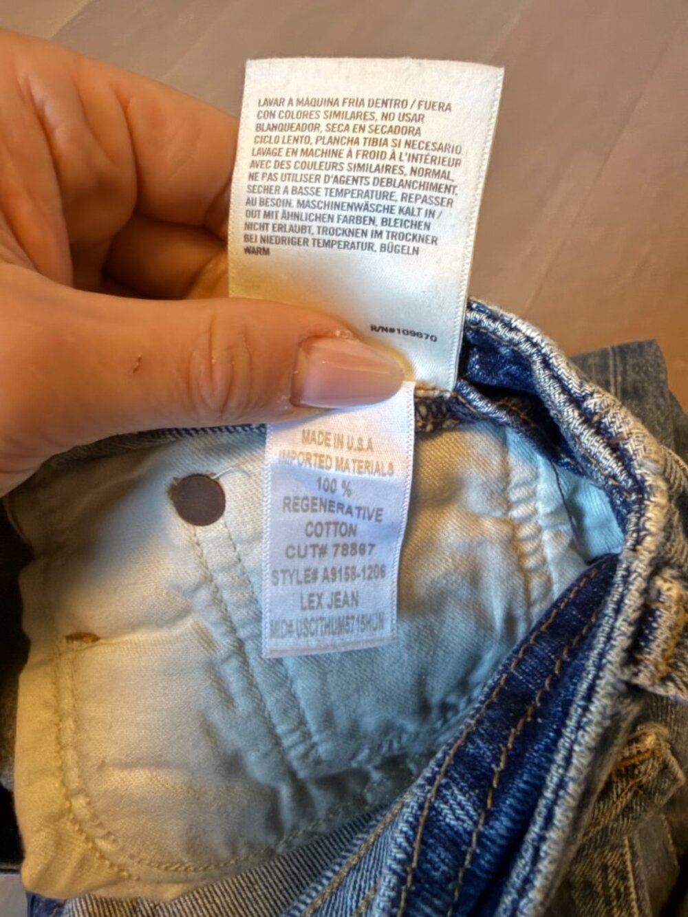 AGOLDE Lex Low-Rise Wide-Leg Jeans in faded medium-wash denim - Picture 9 of 9